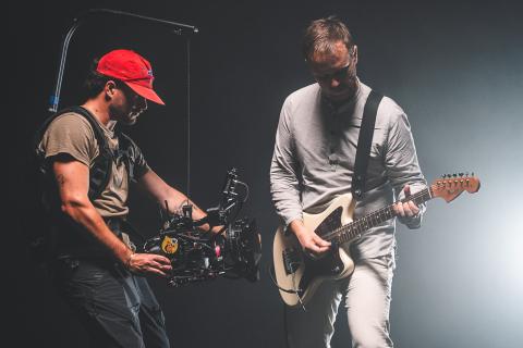 MØL af Rolf Meldgaard